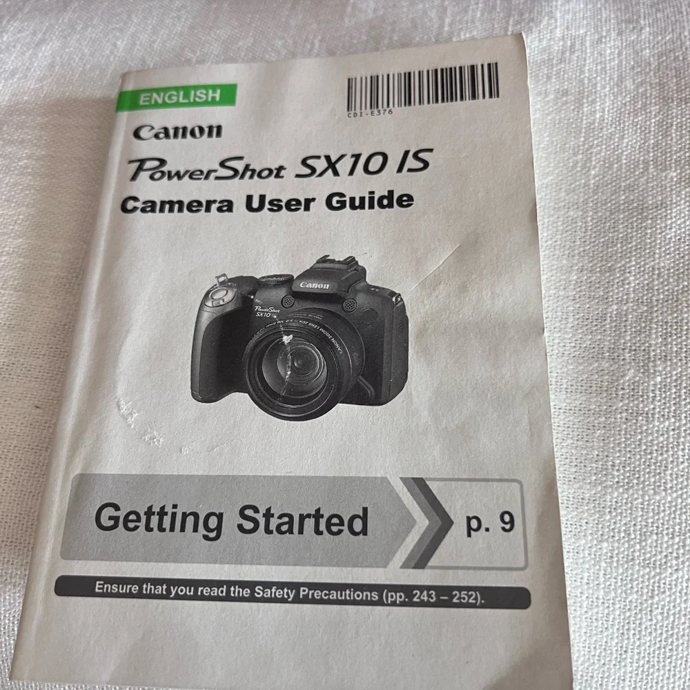 Canon Black Digital Camera with Advanced Zoom and Compact Design w Case